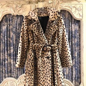 Lovely vintage leopard print faux fur safari coat